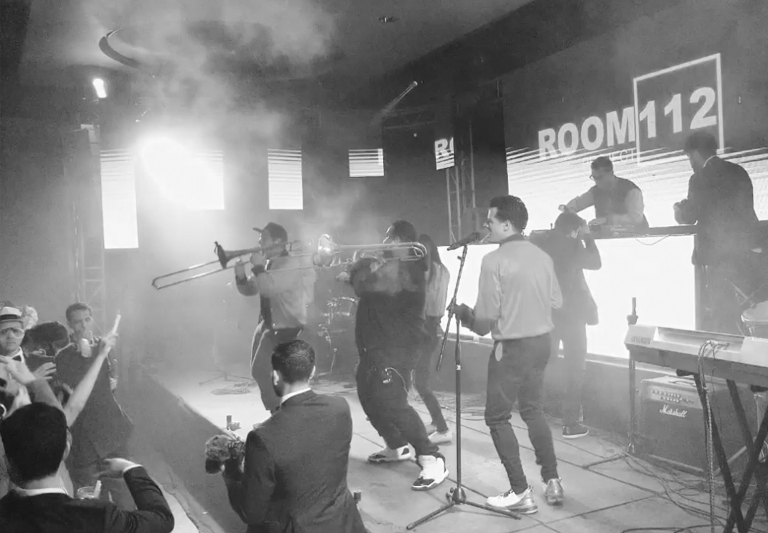 ROOM-LIVE-JRJ